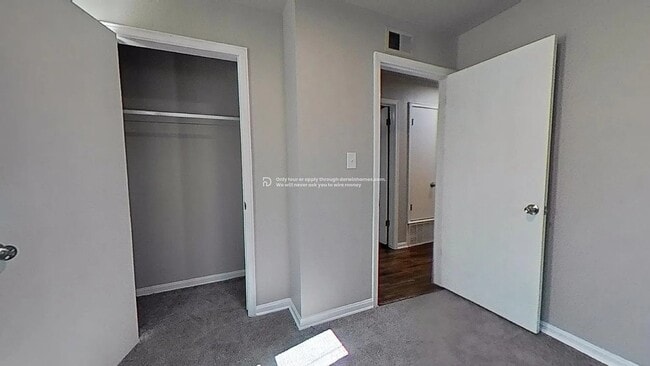 Photo - 417 W 65th Pl N