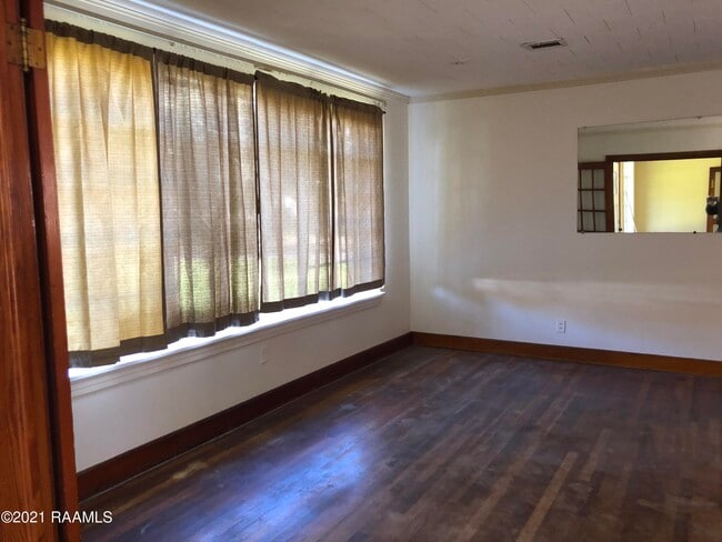 Photo - 505 St Camille St