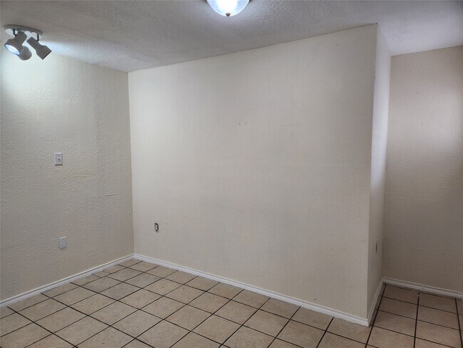 Photo - 1803 Church St