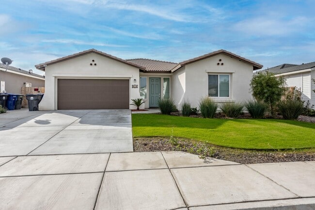 Photo - 911 Hartlepool Ave