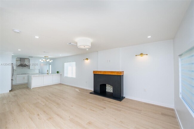 Photo - 817 Columbus Blvd
