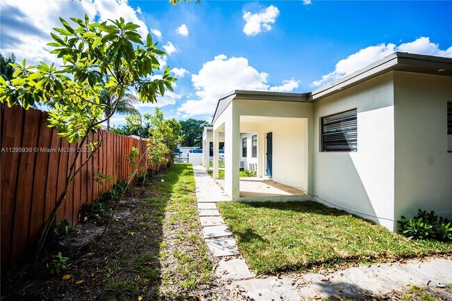 Photo - 1110 NW 6th Ave Unit 1