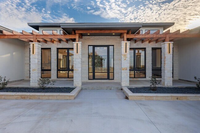 Photo - 6425 Ranch Rd 962 E
