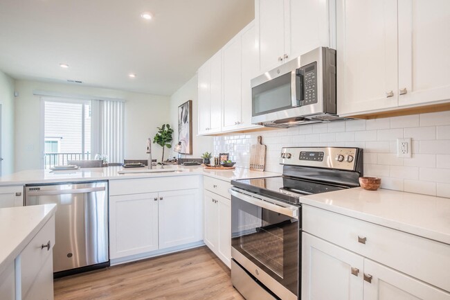 Building Photo - Queen City Townes Rental