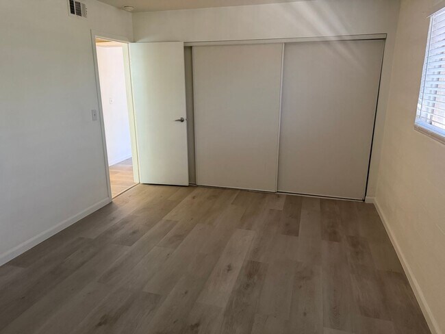605 S Royal Crest Cir Unidad 19