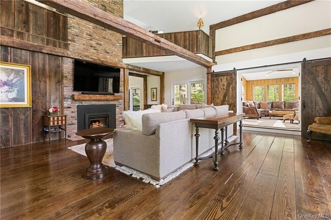 Photo - 21 Beech Hill Ln