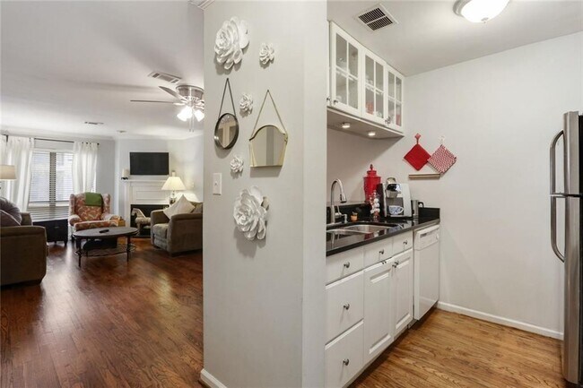 Photo - 209 14th St NE Unit 117