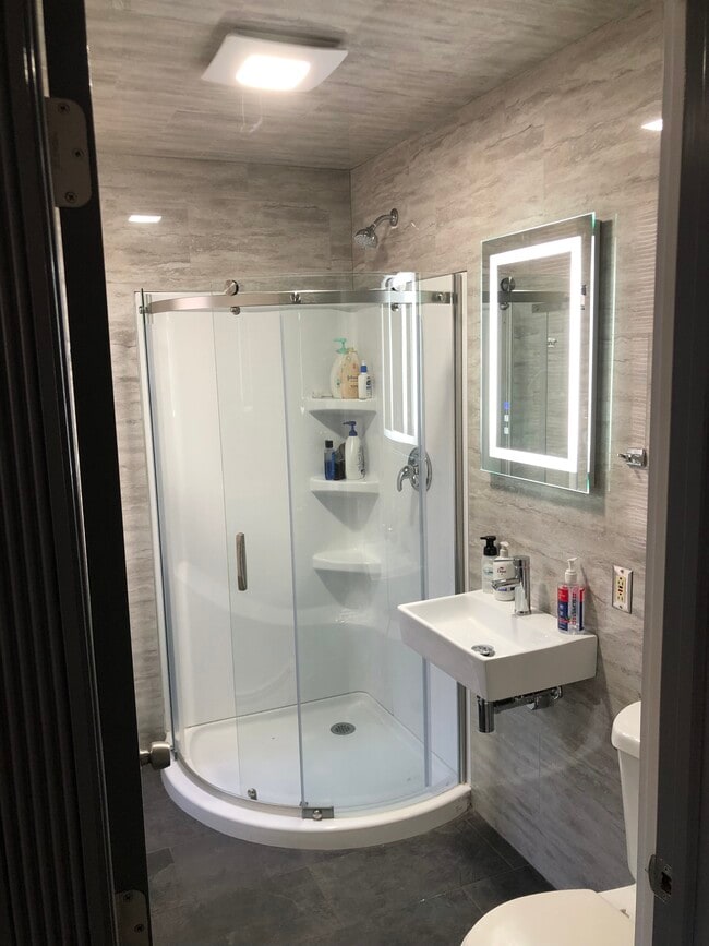 Photo - 136 Austin St Unidad 136