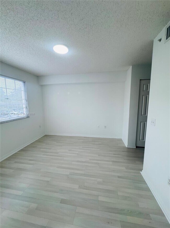 Photo - 2009 SE 10th Ave Unit 315