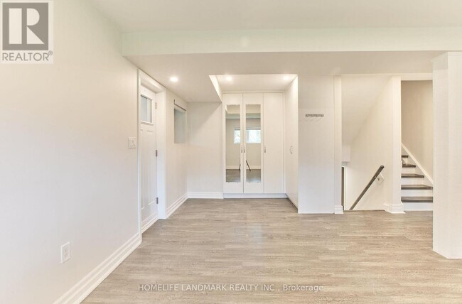 Photo - 21 Robinglade Dr