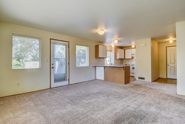 Photo - 340 SE Midway Blvd Unit #102
