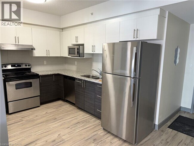 Photo - 258A SUNVIEW Street Unit# 1818 Unité 1818