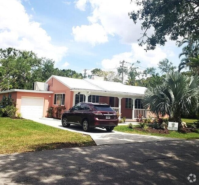 Building Photo - 1443 Sandra Dr Rental