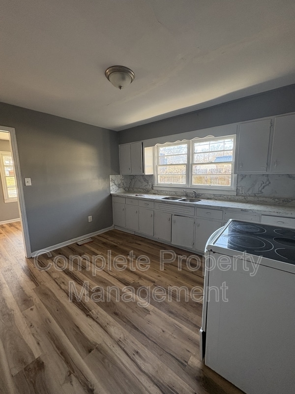 Photo - 808 Fairfax Ave