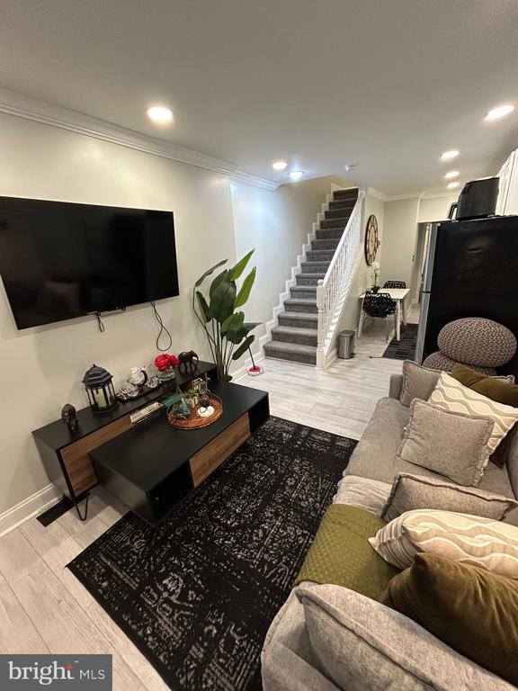 Building Photo - 616 S Rose St