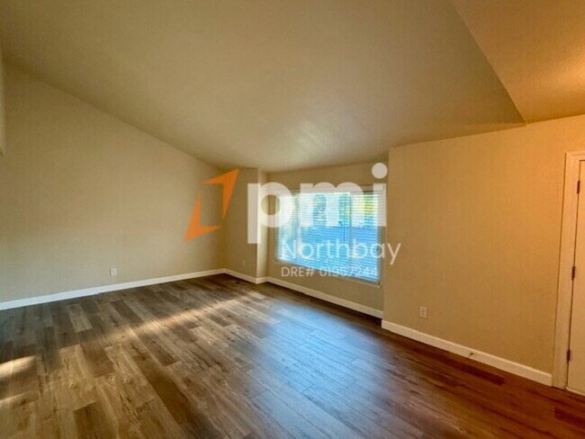 Photo - 3212 Niagara Way