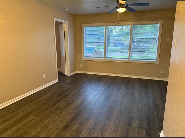 Photo - 1525 Wayside Dr