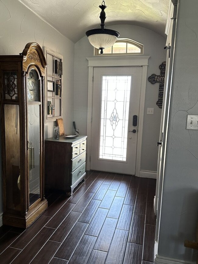 Photo - 1205 Alma Dr