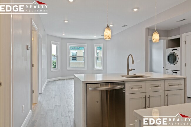 Photo - 136 Sutherland Rd Unit 3