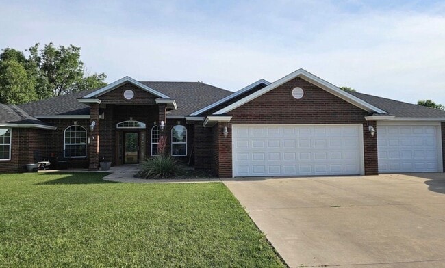 Building Photo - 3509 Lew Wallace Dr