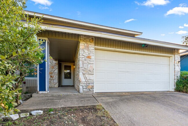Photo - Homey Comfort with Spacious Yard in North Austin
