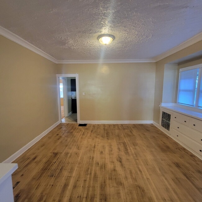 Photo - Spacious 4 bedroom