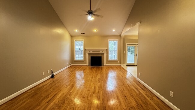 Photo - 441 Candlewood Dr