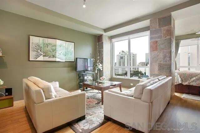 Photo - 350 W Ash St Unidad 811