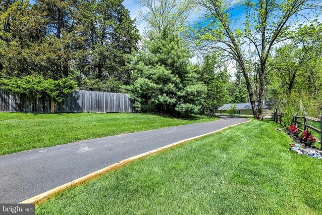 Photo - 5496 York Rd.