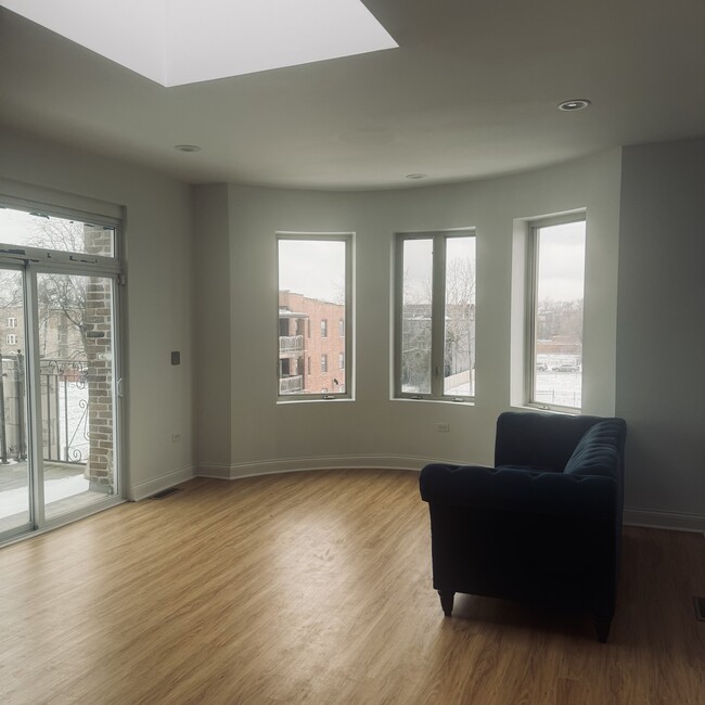 Photo - 1412 E Marquette Rd Unidad 3