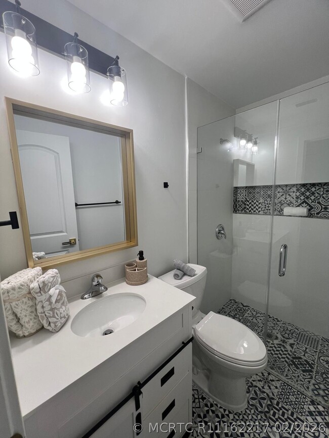 Photo - 1122 Woodbine Rd