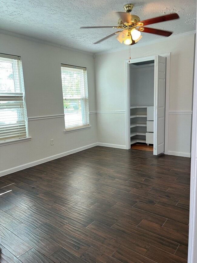 Photo - 9722 Galston Ln
