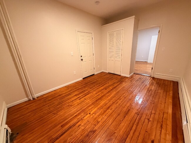 Photo - 2320A Powell Ave Unit 1