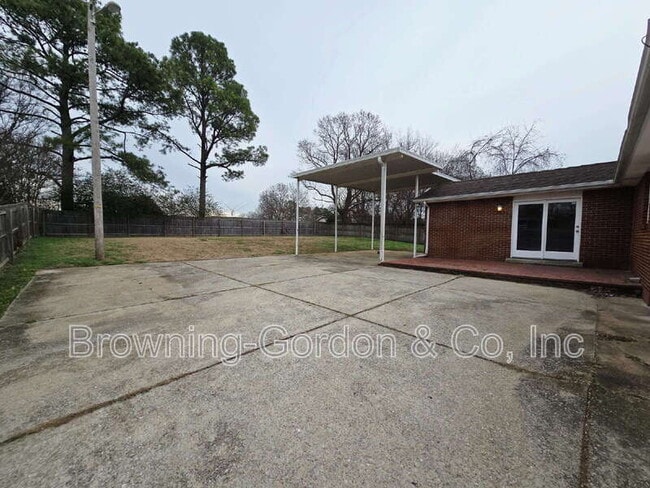 Photo - 241 Bonnacroft Dr