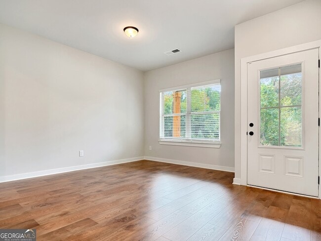 Photo - 92 Hidden Brook Trail