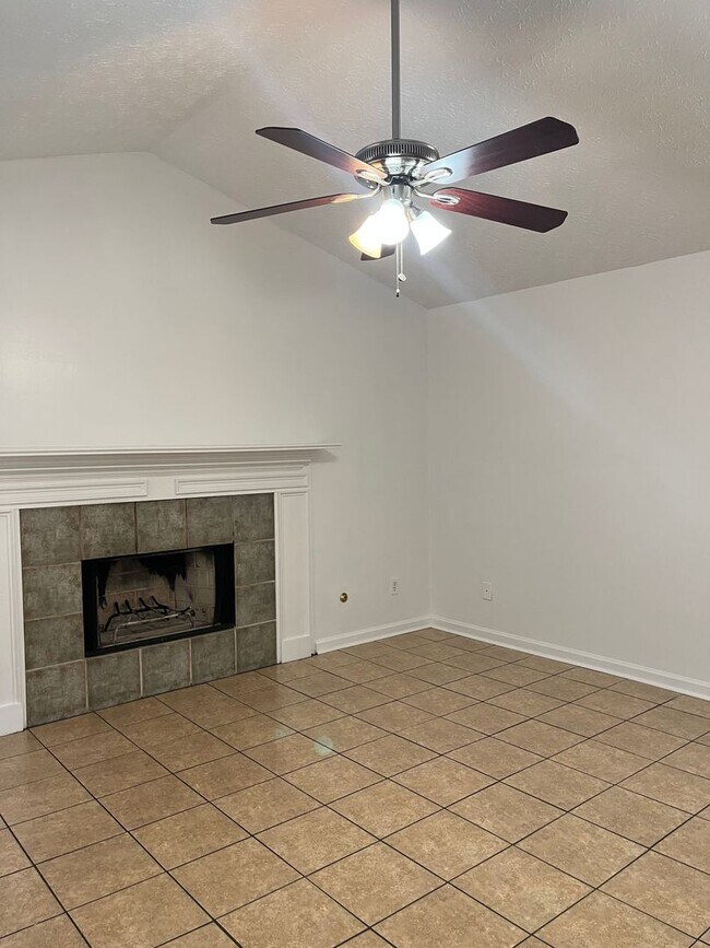 5409 Sugarmill Dr