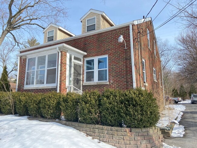 Building Photo - 7709 W Taft St Unit 1