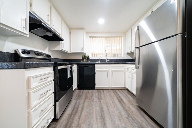 Photo - 800 E Bobier Dr Unit D6