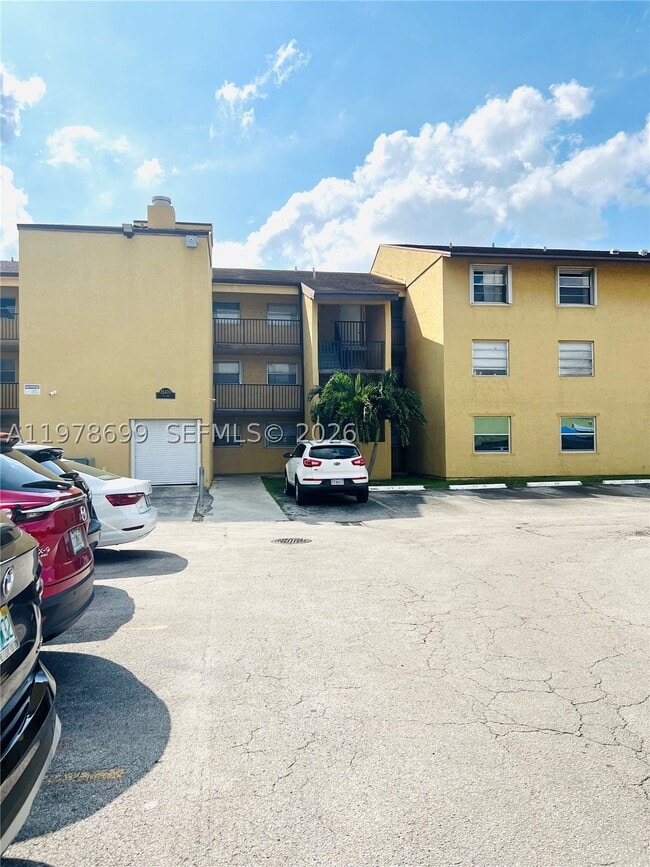 Building Photo - 15470 SW 82nd Ln Unit 316