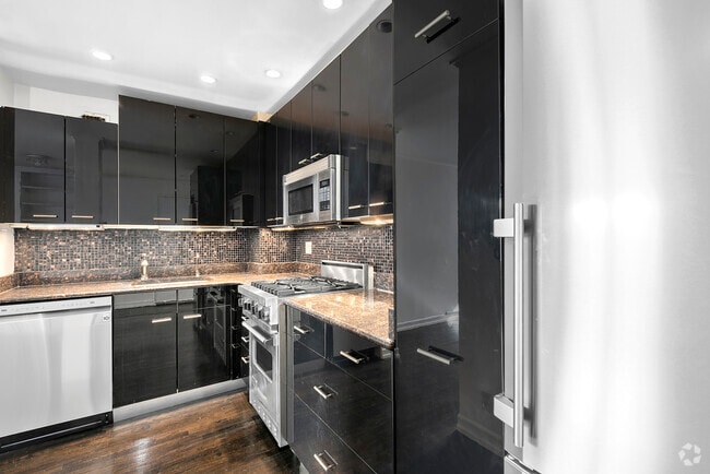 Building Photo - 140 7th Ave Unit 3P Rental