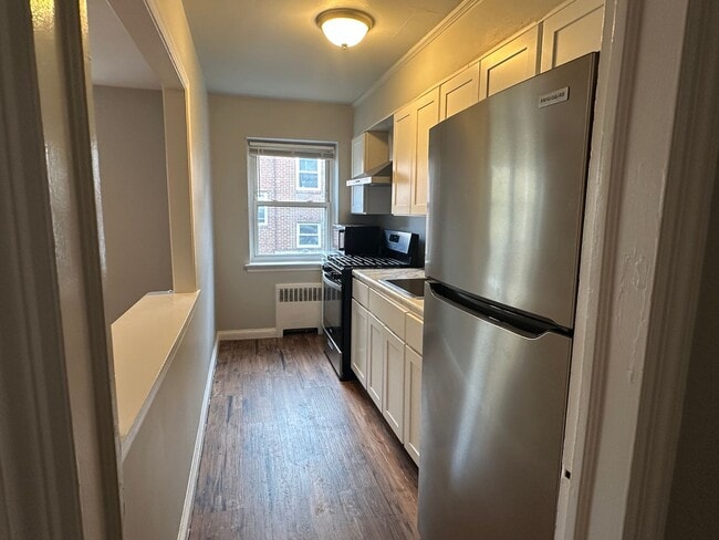 Photo - One bed- East Lansdowne Unit 205