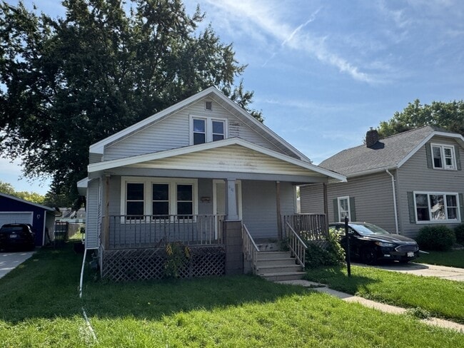 Building Photo - 611 Abrams St Rental