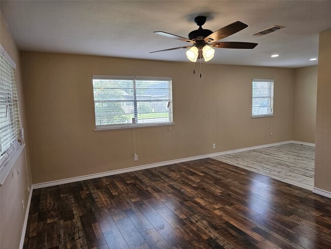 Photo - 120 Ronald Ave