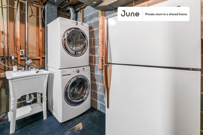 Photo - Room in Shared 7 bed/3.5 bath home Unit F