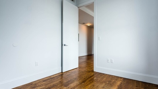 16-25-25 Putnam Ave Unit 5f