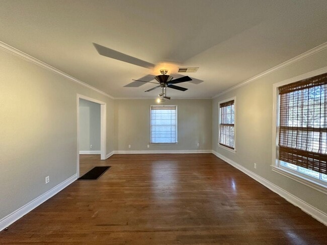 Photo - Charming 3 Bedroom 2 Bath Home in Tyler’s Azalea District!