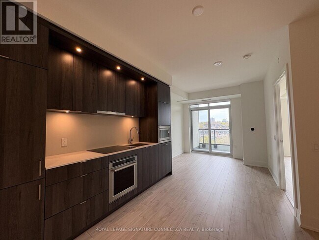 Photo - 858 Dupont St Unit 607