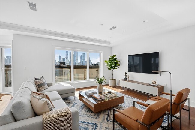 Photo - 100 Eton Row Unit 502