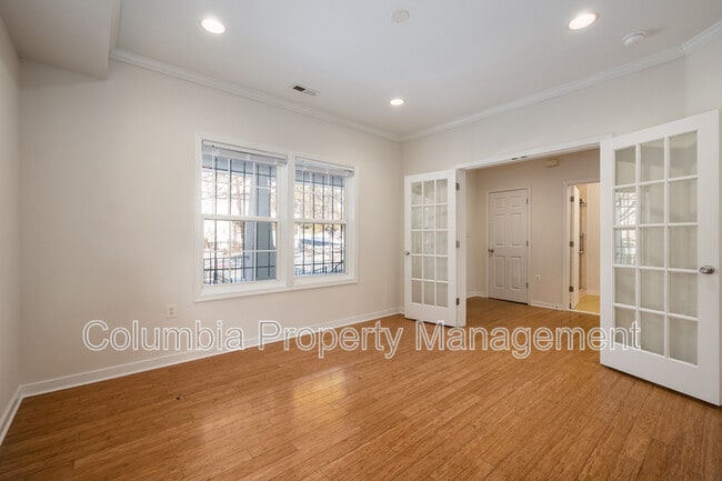 Photo - 2421 Franklin St NE