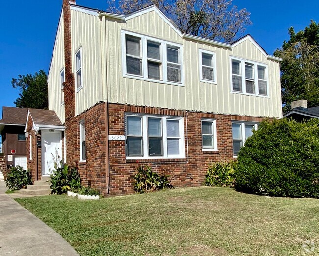 Building Photo - Updated duplex in NW OKC near Reed Park! Rental